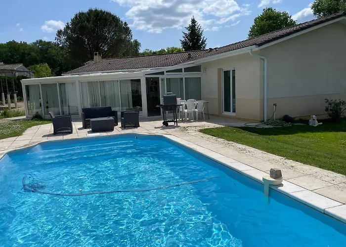 Entre Bordeaux Et Saint Emilion فيلة